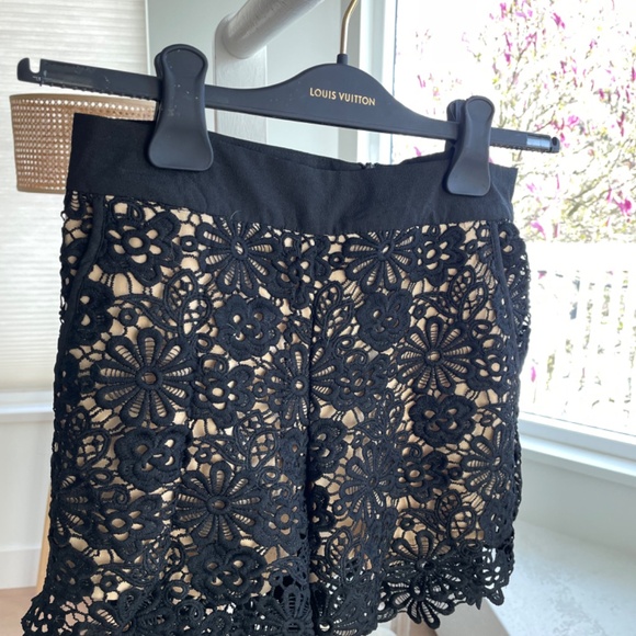 Lace shorts - Picture 2 of 2